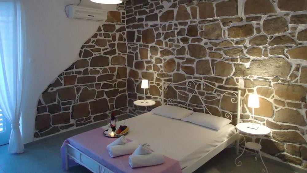 Hotel Adamas Zewnętrze zdjęcie